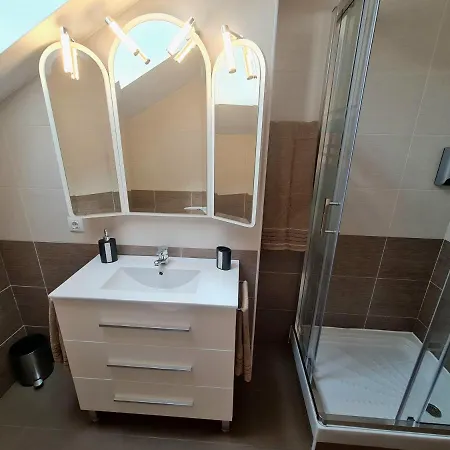 Apartmán Fabuloso Con Terraza Y Piscina Villabanez (Cantabria)