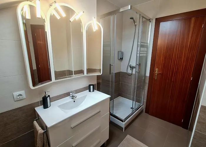 Fabuloso Con Terraza Y Piscina * Villabanez (Cantabria)